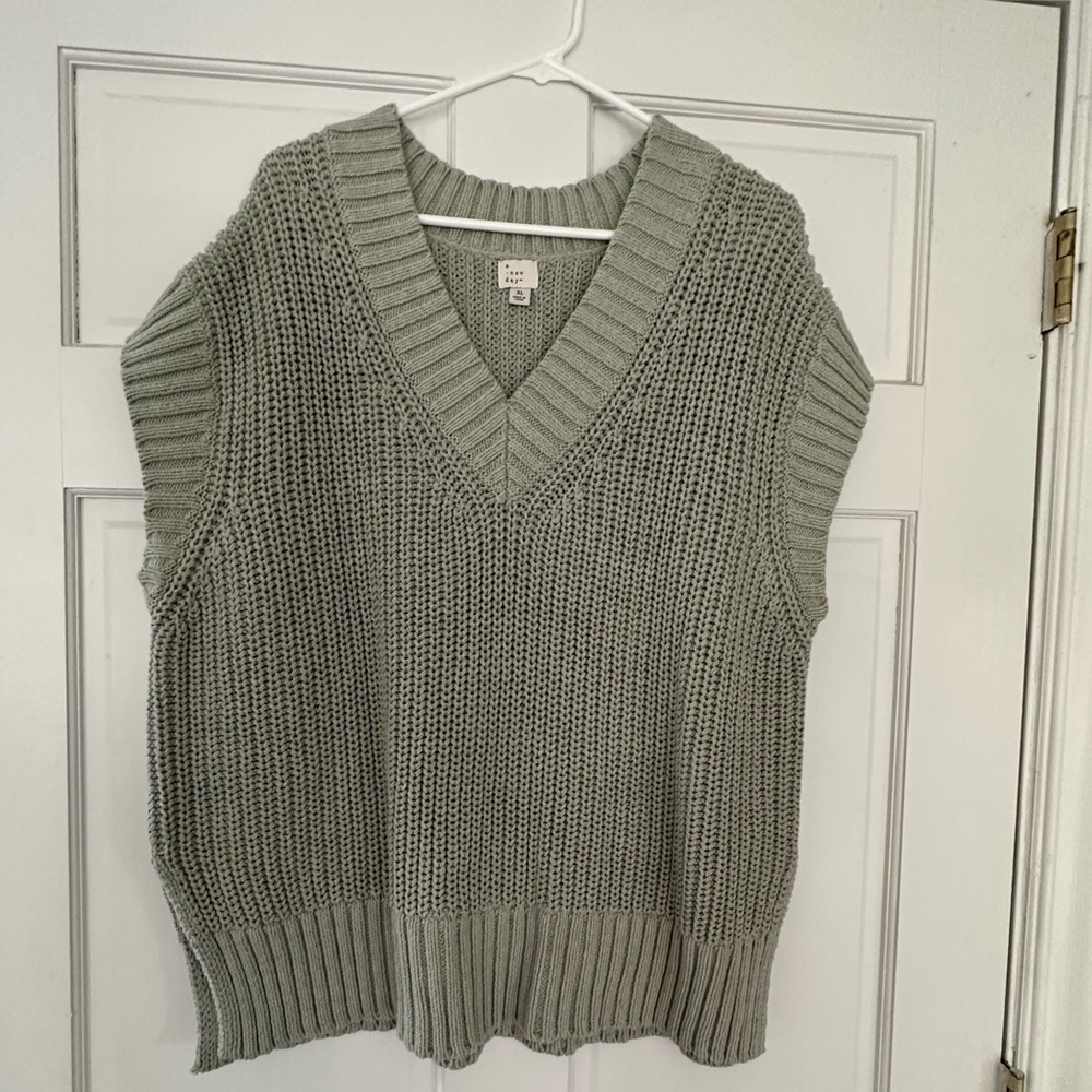 LIKE NEW SAGE GREEN SWEATER VEST